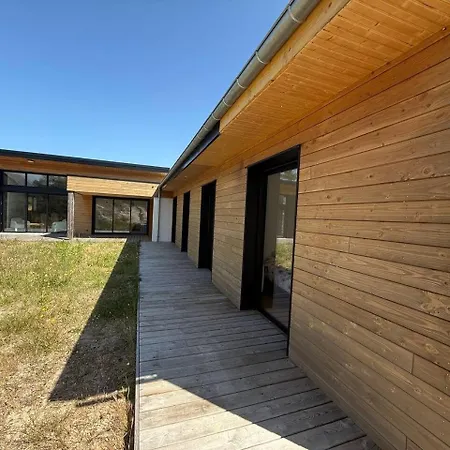Ferienhaus Californienne, Bord De Saint-Germain-sur-Ay